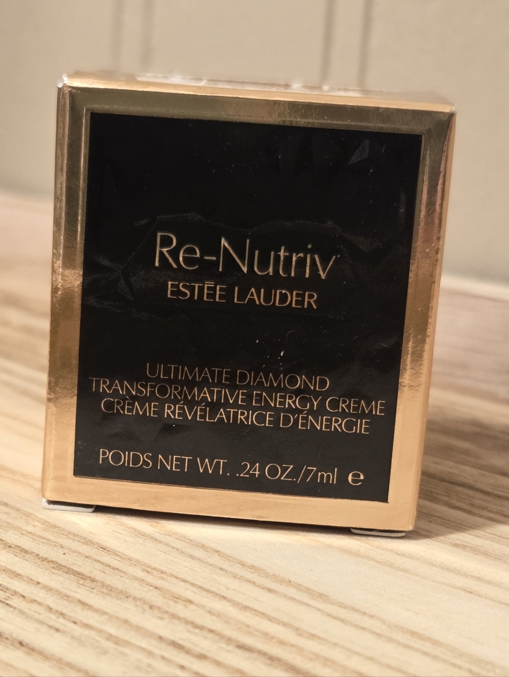 Estee Lauder Re-Nutriv Ultimate Diamond Transformative Energy Crème, 7ml, 0.24oz - Picture 2 of 10